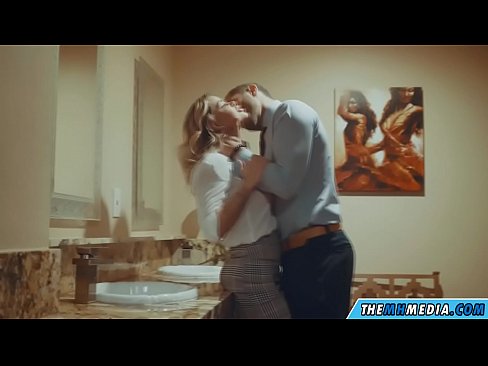 ❤️ Kiam belplena blondulo delogas vin en publika necesejo ❤❌ Faka video  ĉe ni % eo.bitcoinex.top%